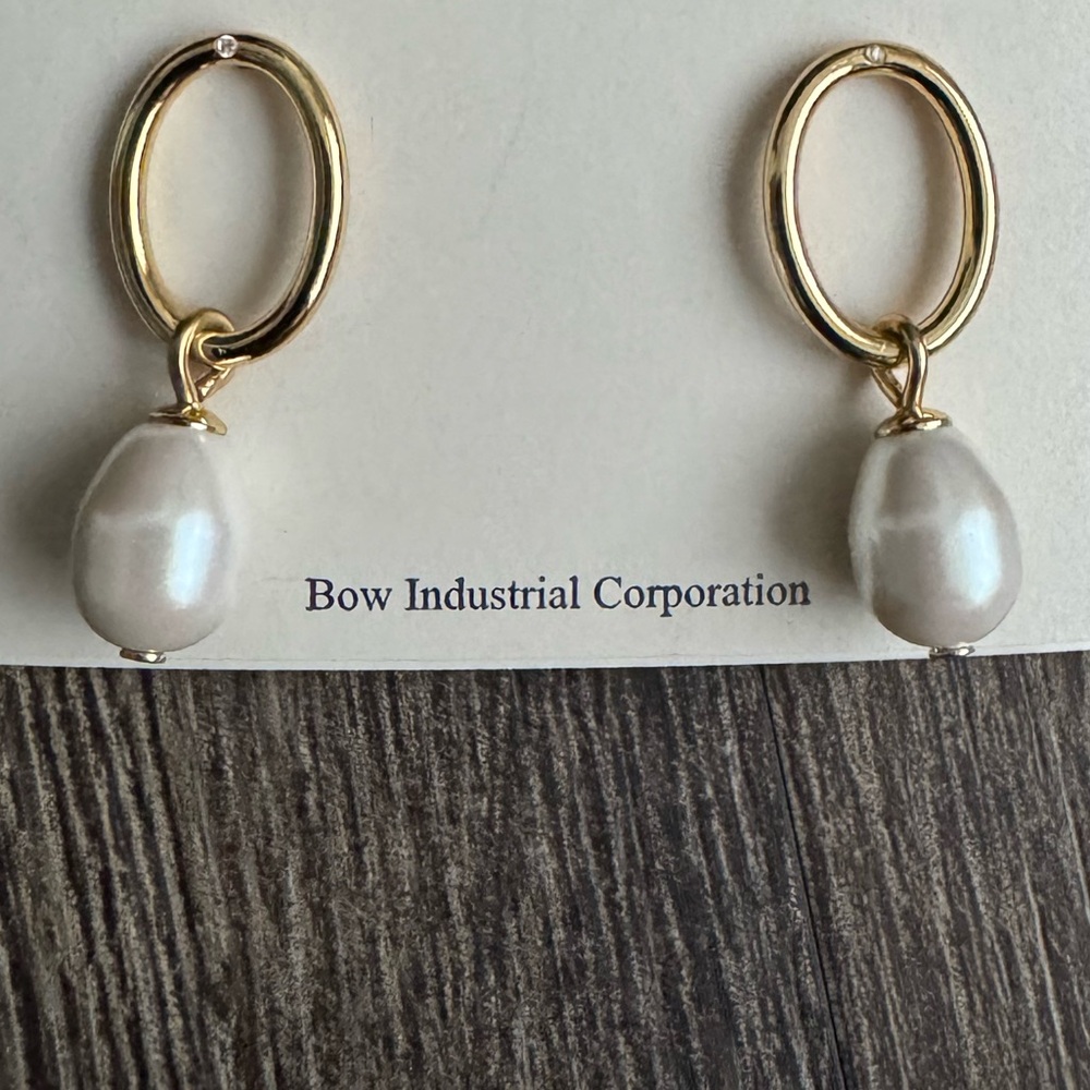 Talbots Golden Pearl Earrings. New.